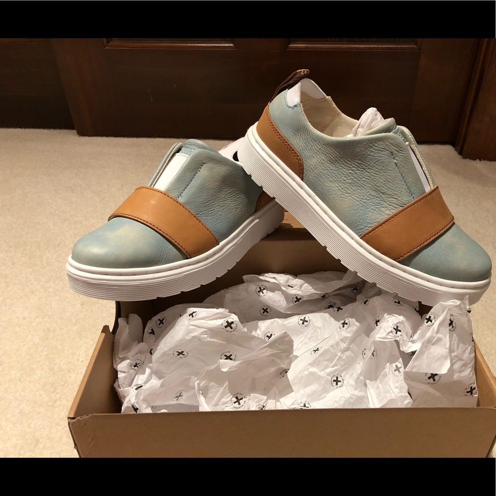 Dr. Martens Lylah Sneakers NWOT US 7